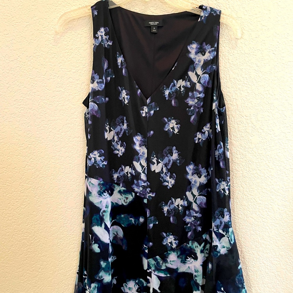Simply Vera Wang Floral Dress Ruffled Asymmetrical Hem Medium Beautiful!